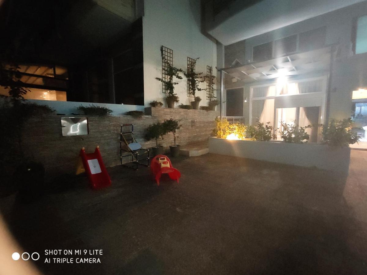 Kamares Suites Nea Kallikrateia Exterior foto